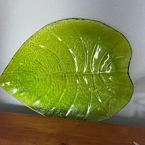 Green Leaf texture VTG Glass Art Decor/ Platter No Markings